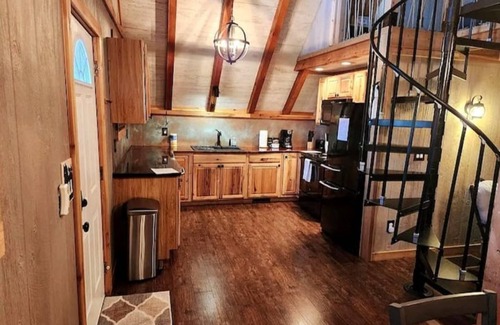 Keslers Cross Lanes Chalet De Esquí | "Lazy At the Lake" 2 BR Chalet