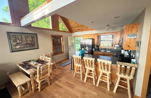 Helenwood Casa | Lazy Bear Cottage-No Cleaning Fees & direct access to Brimstone