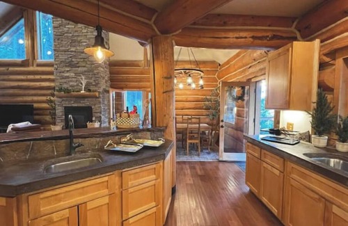 Placerville Cabina | Lazy Bear Haven - Luxury Log Cabin Retreat