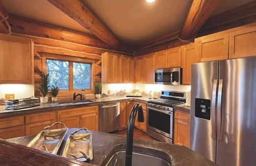 Placerville Cabina | Lazy Bear Haven - Luxury Log Cabin Retreat