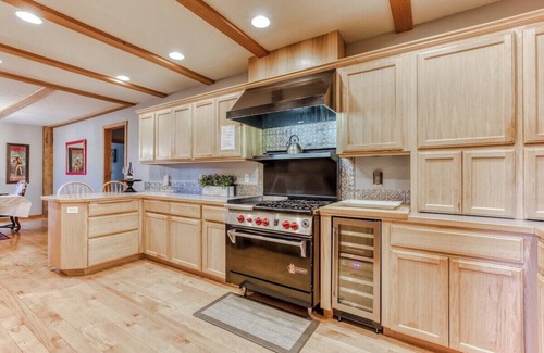 Welches Cabina | Lazy Bear Lodge: Hot Tub Resort Pool & Game Room