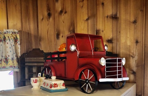 Idyllwild Cabaña | Lazy Bear Lodge, SPA, Private Deck, WIFI Dogs OK