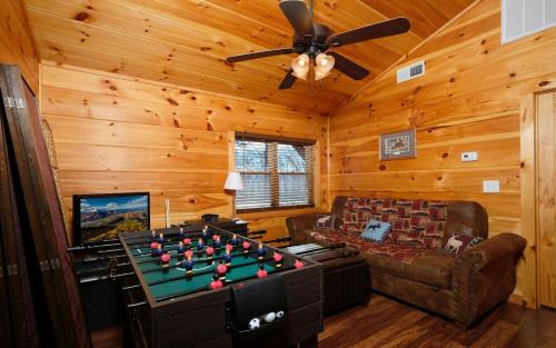 Sevierville Villa | Lazy Bear Retreat