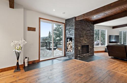 La Minerve Chalet De Esquí | Lazy Bear Waterfront Chalet W4 Bdrs And Hot Tub