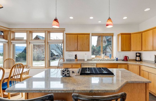 Hamilton Cabina | Lazy Beez Spacious Cabin