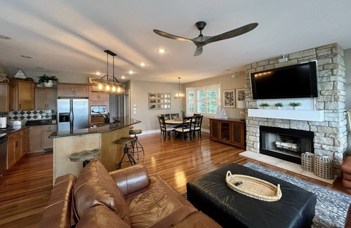 Cassopolis Casa | Lazy Days at Diamond Lake