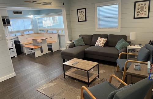 Myrtle Beach Cabaña | Lazy Days Cozy Cottage Ocean Lakes
