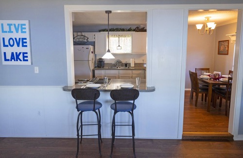 Granbury Casa | Lazy Days Lakefront Retreat Lake Granbury, full home, yard, dock-lift, parking