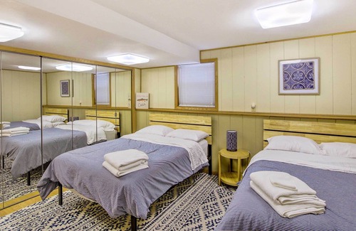 Markesan Cabina | 'Lazy Days Lakehome' w/ Wraparound Deck!