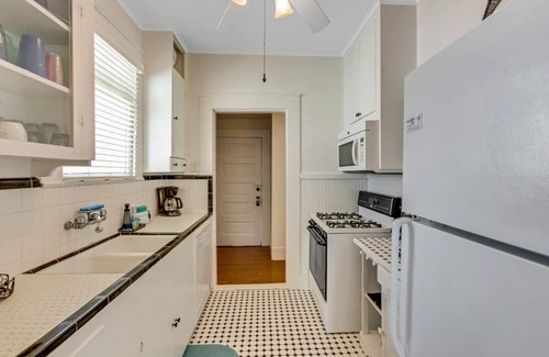San Jacinto Casa | Lazy Days Summary: La