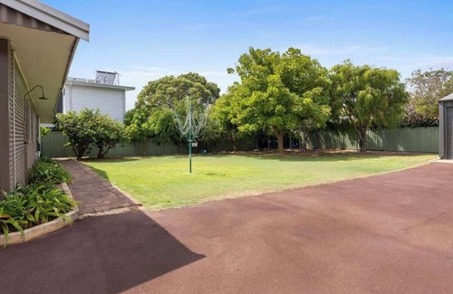 Marybrook Casa | Lazy Days @ the Beach, 100m to beach