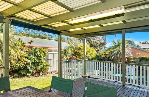 Pottsville Casa | LAZY DAYZ - LOUNGE BY THE POOL