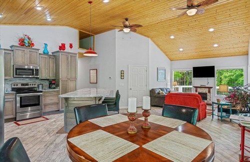 Jasper Casa | Lazy Daze: 3 BR, 2 BA House in Jasper, Sleeps 11