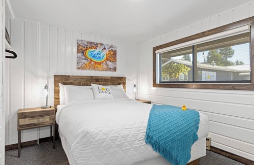 West Yellowstone Hotel | Lazy Duck Inn #18 Two Bedroom/ Kitchen