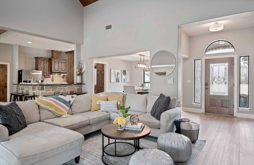 Kingsland Casa | Lazy Getaway on The Cove | Concierge Services