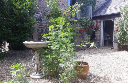 Brazzacott Cabaña | LAZY HARE AT JEN'S ORCHARD, pet friendly in St Giles On The Heath