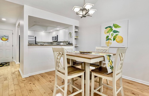 Cary Casa | Lazy Lemon; Walk to Koka Booth; Near Wake Med Cary; Well Appointed; Central