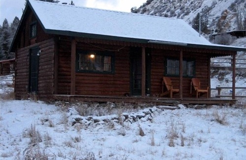 Gardiner Cabina | Lazy M Mountain Cabin- Una acogedora escapada de montaña. Sin tarifa de limpieza