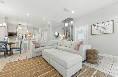 Crystal Shores Casa | A Spacious and Pet-Friendly Crystal Beach Retreat with private pool