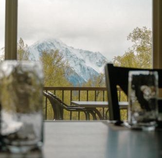 Palmer Casa | Lazy Mountain Guest House