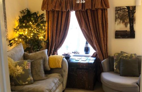 Oakham Casa | Lazy Nest - Sleeps 4 Parking Garden & Hammocks