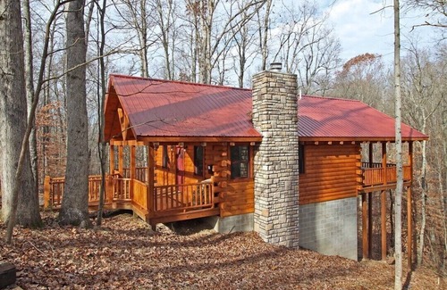Carbon Hill Cabina | Lazy Oaks Cabin by Tranquil Hills Lodging