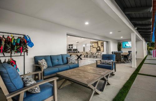 Bermuda Dunes Casa | Lazy River Oasis
