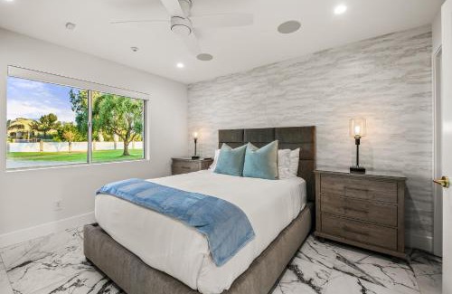 Bermuda Dunes Casa | Lazy River Oasis
