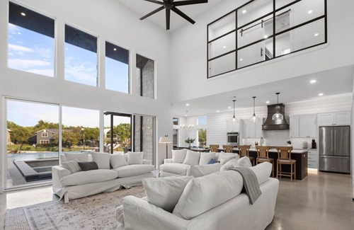 Kingsland Casa | LBJ Retreat - Luxurious Lake LBJ Waterfront - German Farmhouse Getaway