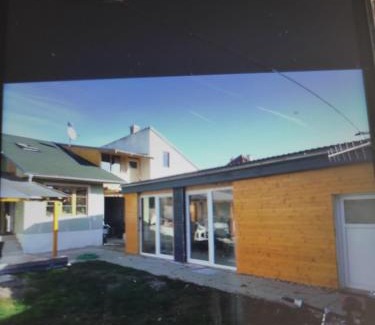 Ruzinov Casa | lccná samostatná izba v piešťanoch