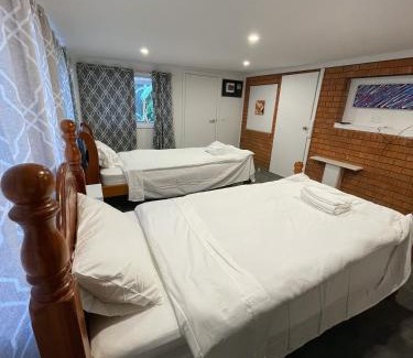 Granville Casa | LCF Rosehill Accommodation 3 free car parking inside property G2