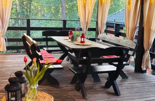 Sikorzyno Apartamento | Leśniczówka na Kaszubach - Apartament do 12 osób, balia na wyłączność