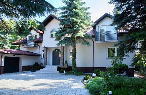 Wilanow Apartamento | Leśny apartament z ogrodem
