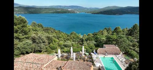 Sainte-Croix-du-Verdon Hotel | Le 10 18 hôtel restaurant