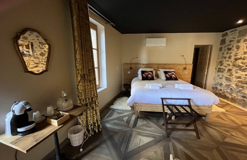 Langeac Hotel | Le 19 - Chapel Room 43m2 | Historic Center | Air Conditioning