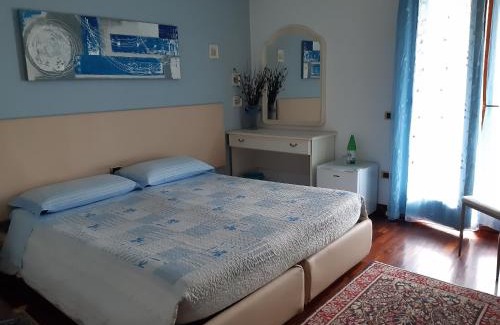 Vanzaghello Cama Y Desayuno | Le 3 Camelie Malpensa