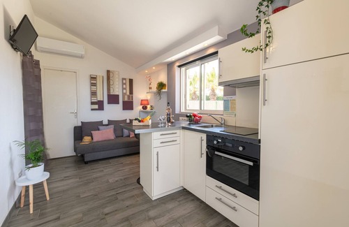 Giens Apartamento | Le Bastidon-Estudio-Confortable-Baño con ducha-Vista al Mar