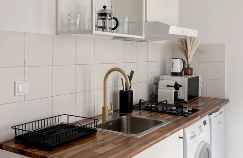 Blois Apartamento | Le Beauvoir: 18th Century Arty Refuge