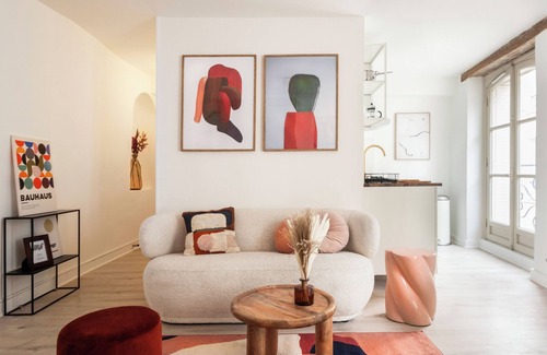 Blois Apartamento | Le Beauvoir: 18th Century Arty Refuge