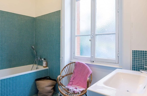 Lyon City Centre Villa | La casa de la familia Belvedere con jardín y vistas a Lyon