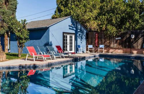 Canoga Park Casa | Le Bleu House - Newly Designed 3BR HOUSE & POOL by Topanga