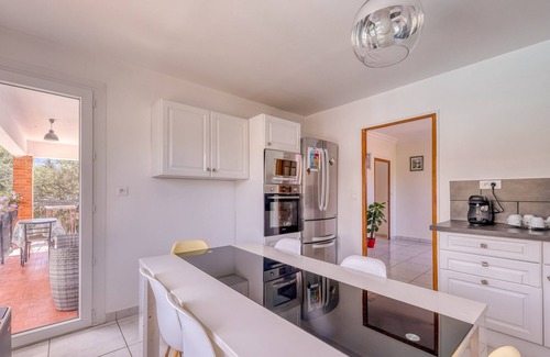 Nans-les-Pins Apartamento | Le Bonheur d'Accueillir - Apt de 120 m2 avec jardin