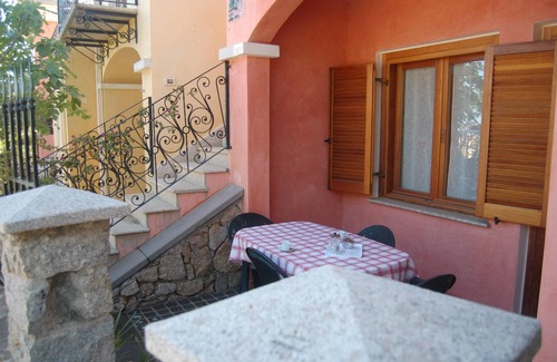 Santa Maria Navarrese Apartamento | Le Bouganville 6, 350 meters from the sea, sleeps 2/3