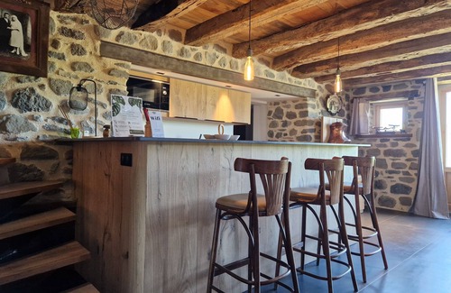 Laguiole Chalet De Esquí | Le Buron de Laguiole, peaceful setting on the Aubrac plateau, near Laguiole