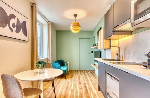 5th Arrondissement Apartamento | Le Cèdre Bleu - Bel appart climatisé quartier point du jour Lyon 5