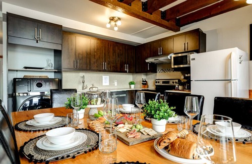Sainte-Lucie-des-Laurentides Casa | Le Château : Waterfront, Beach, BBQ