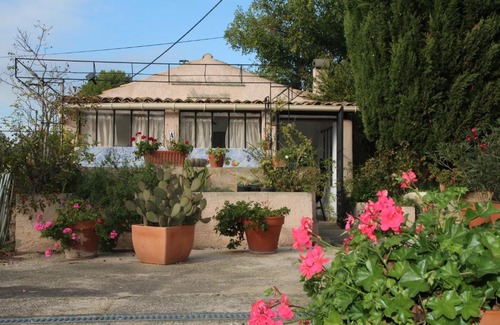 Istres Cama Y Desayuno | le cabanon de l'olivette