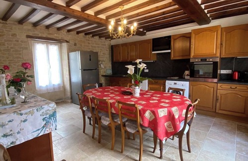 Banville Casa | Le Camp Romain, family home with land