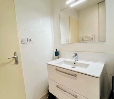 Bourgoin-Jallieu Apartamento | Le central, parking, WIFI