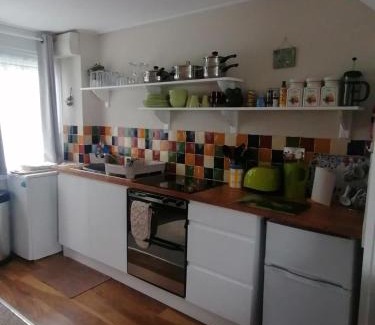 Pembroke Apartamento | Le Chalet - 2 Bedroom Chalet House sleeps 3